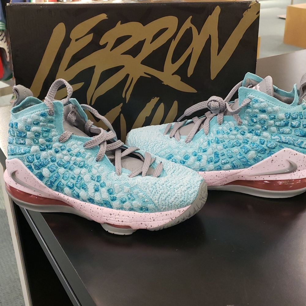 Sneakers - Picture 2 of 2